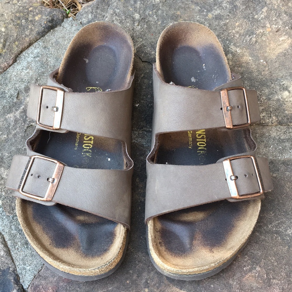 Arizona birkenstocks sz 38, mocha brown